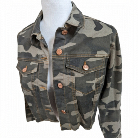 GUESS Y2K Aliza Cropped Cotton Jacket, Distressed Camo New with Tags, Size XS - Picture 1 of 12